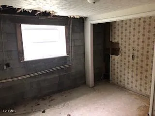 $32,500 | 3043 Lewis Creek Road, Honaker, VA 24260