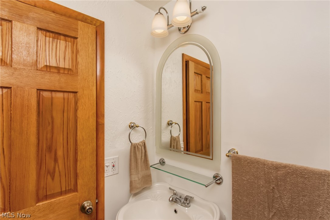 33821 Mills Road North Ridgeville, OH 44039 - Photo 17 of 33 Lower level half bathroom