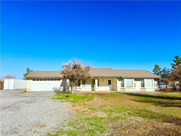 $2,000 | 1230 West Iguana Street, Pahrump, NV 89048
