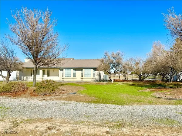 $2,000 | 1230 West Iguana Street, Pahrump, NV 89048