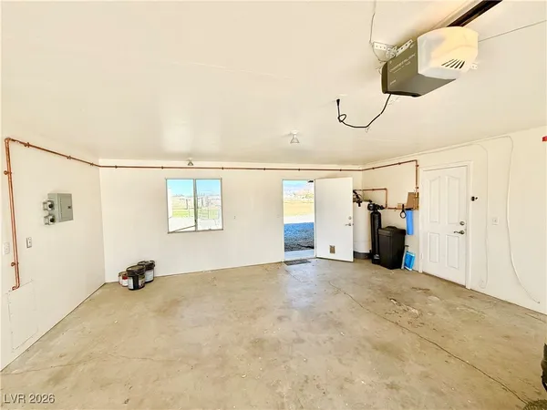 $2,000 | 1230 West Iguana Street, Pahrump, NV 89048