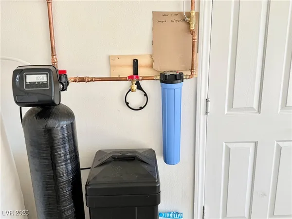 $2,000 | 1230 West Iguana Street, Pahrump, NV 89048