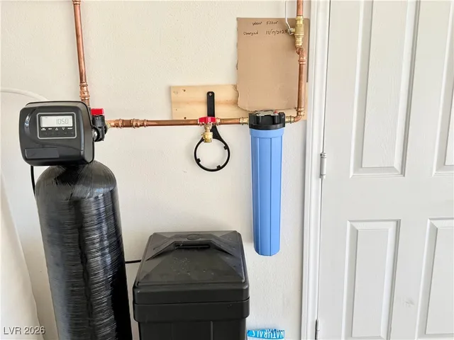 $2,000 | 1230 West Iguana Street, Pahrump, NV 89048