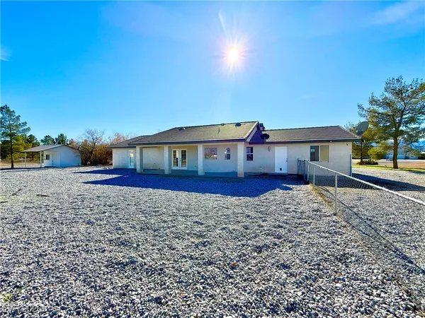 $2,000 | 1230 West Iguana Street, Pahrump, NV 89048