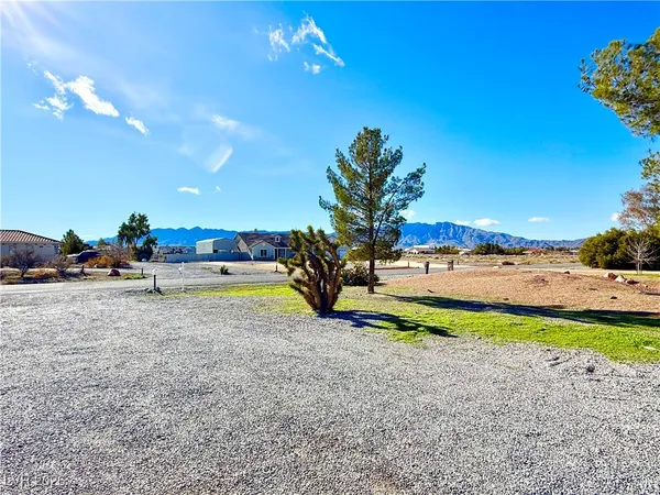 $2,000 | 1230 West Iguana Street, Pahrump, NV 89048