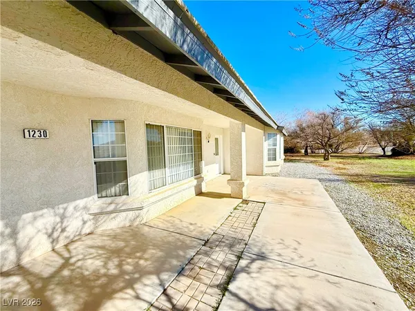 $2,000 | 1230 West Iguana Street, Pahrump, NV 89048