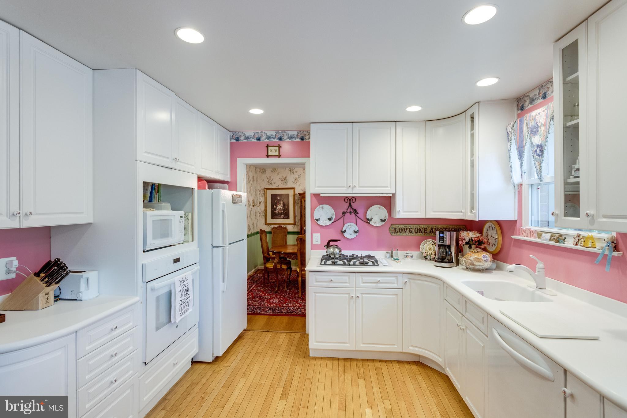 8609 Clydesdale Road Springfield, VA 22151 - Photo 11 of 43 Plenty of Cabinet and Counter Space