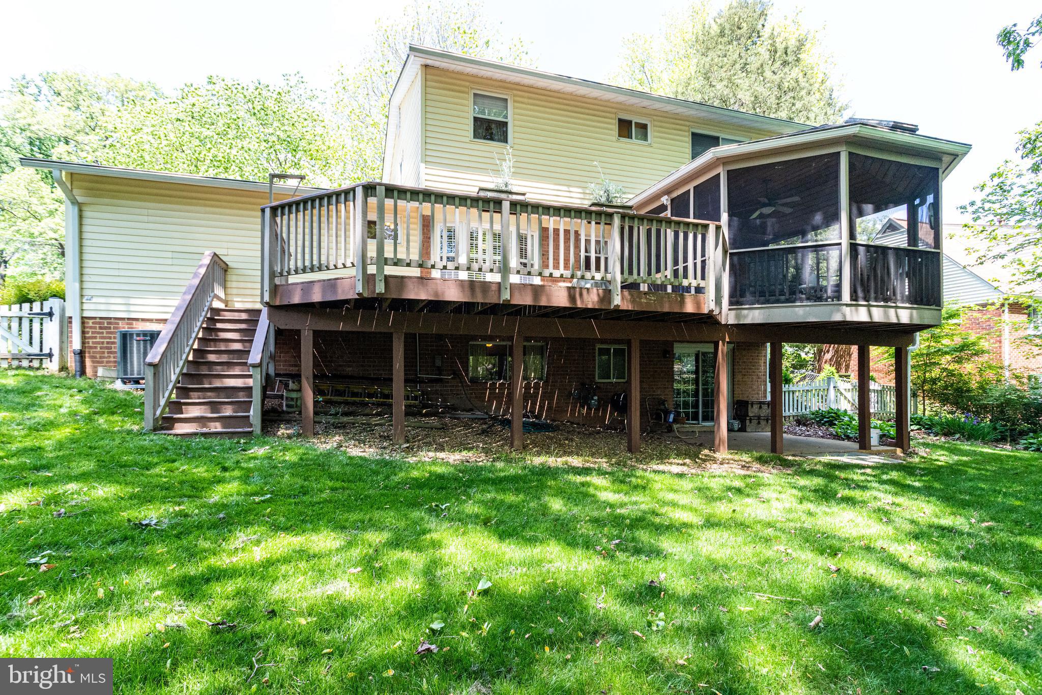 8609 Clydesdale Road Springfield, VA 22151 - Photo 41 of 43 Easy Access to Deck from Back Yard
