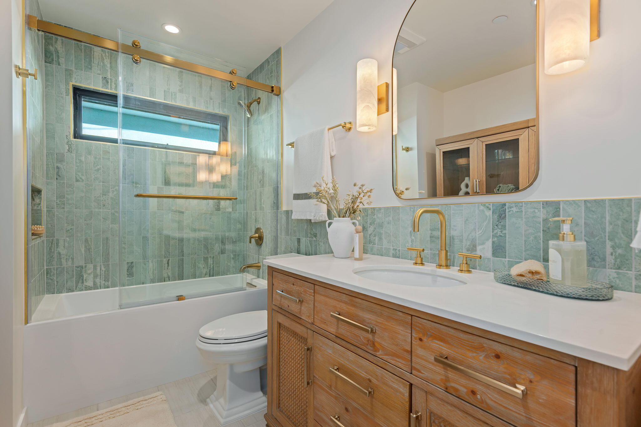 357 Oliver Road Santa Barbara, CA 93109 - Photo 21 of 35 Bathroom 2