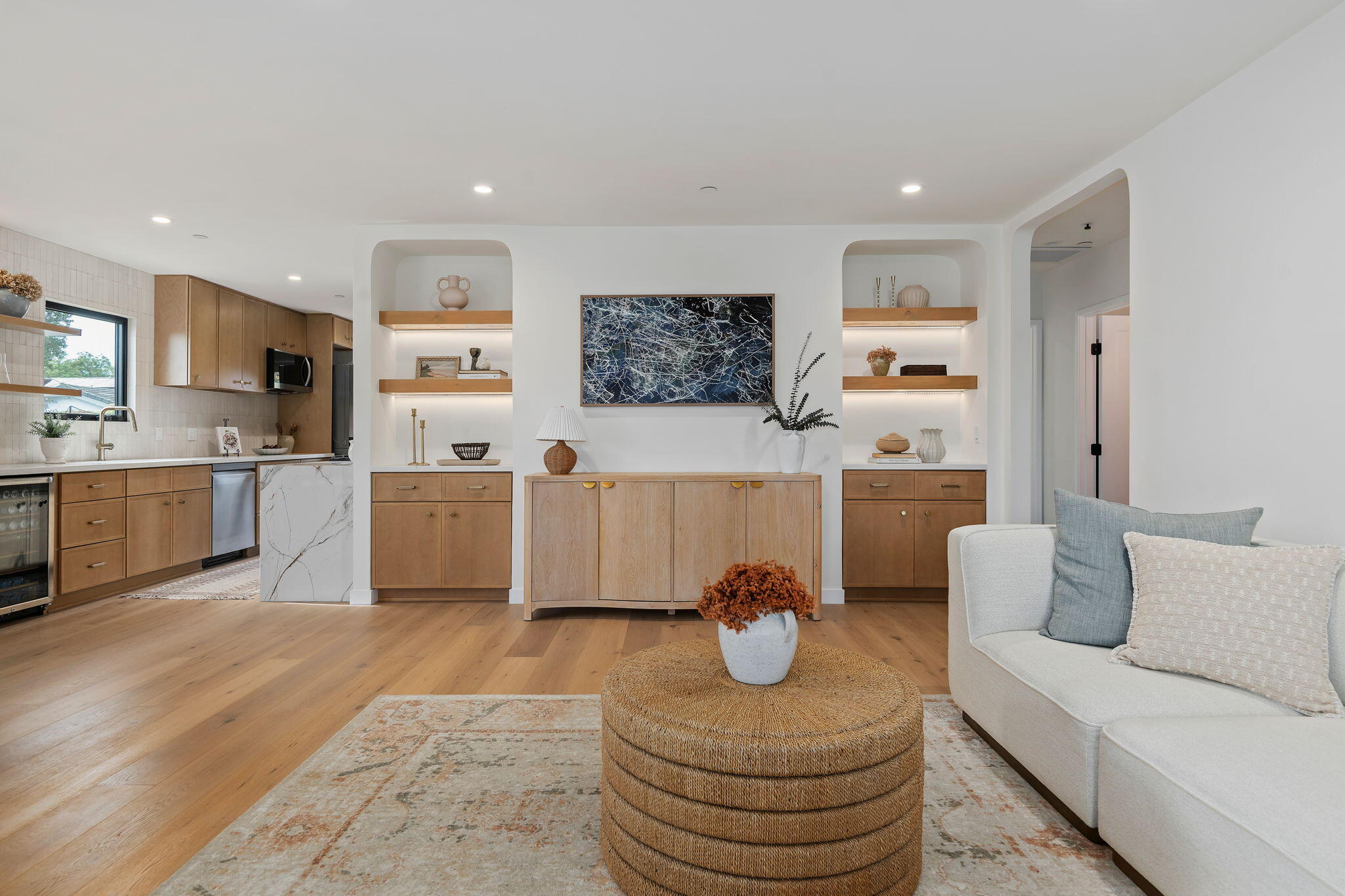 357 Oliver Road Santa Barbara, CA 93109 - Photo 9 of 36 Built-in Shelves & Cabinets