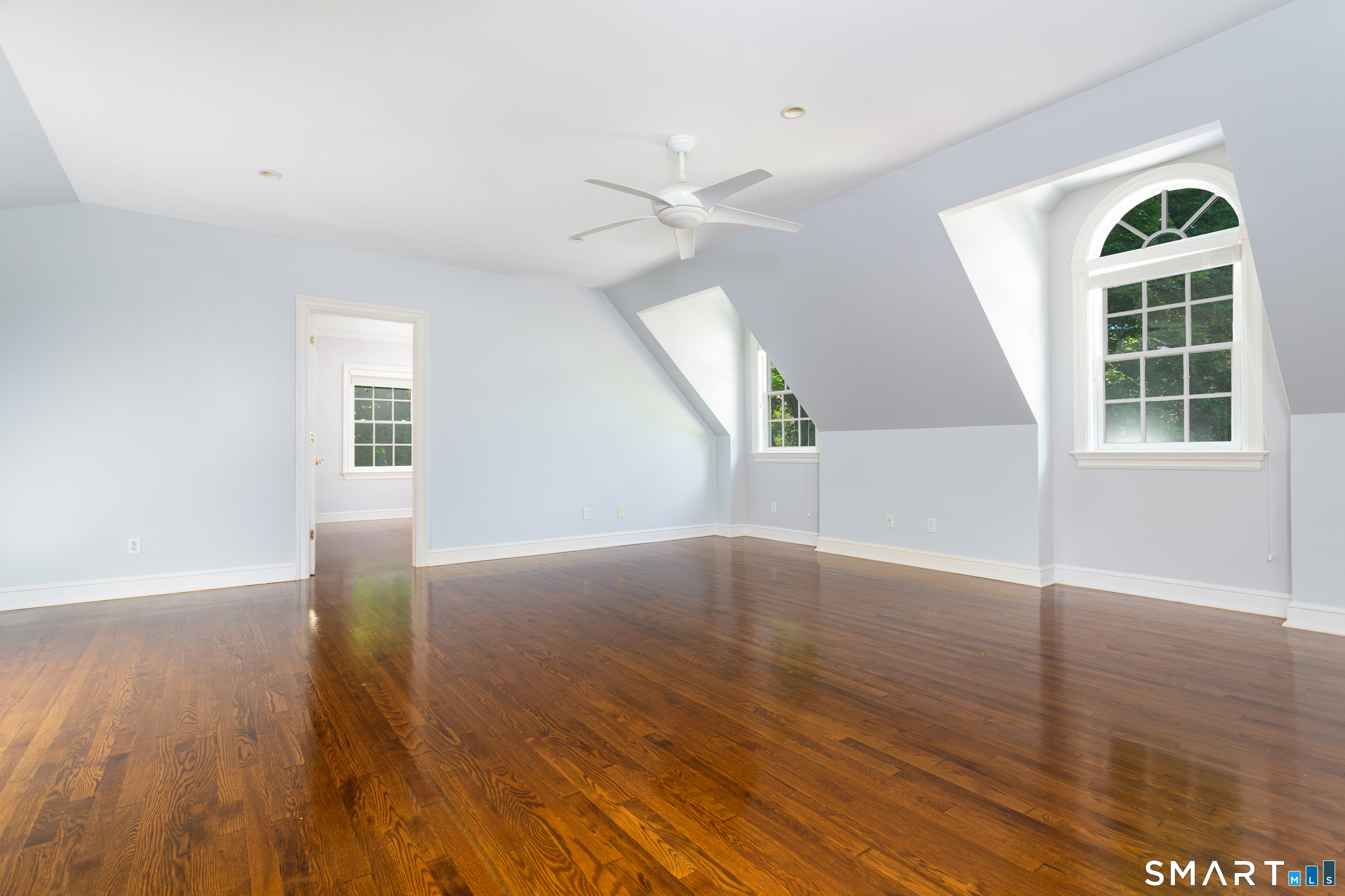 7 Old Hyde Road Weston, CT 06883 - Photo 30 of 40 Bedroom w/ en suite bath