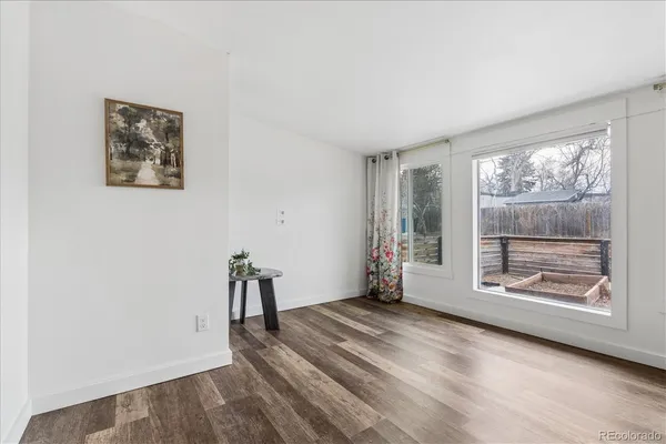 a view of empty room with front door