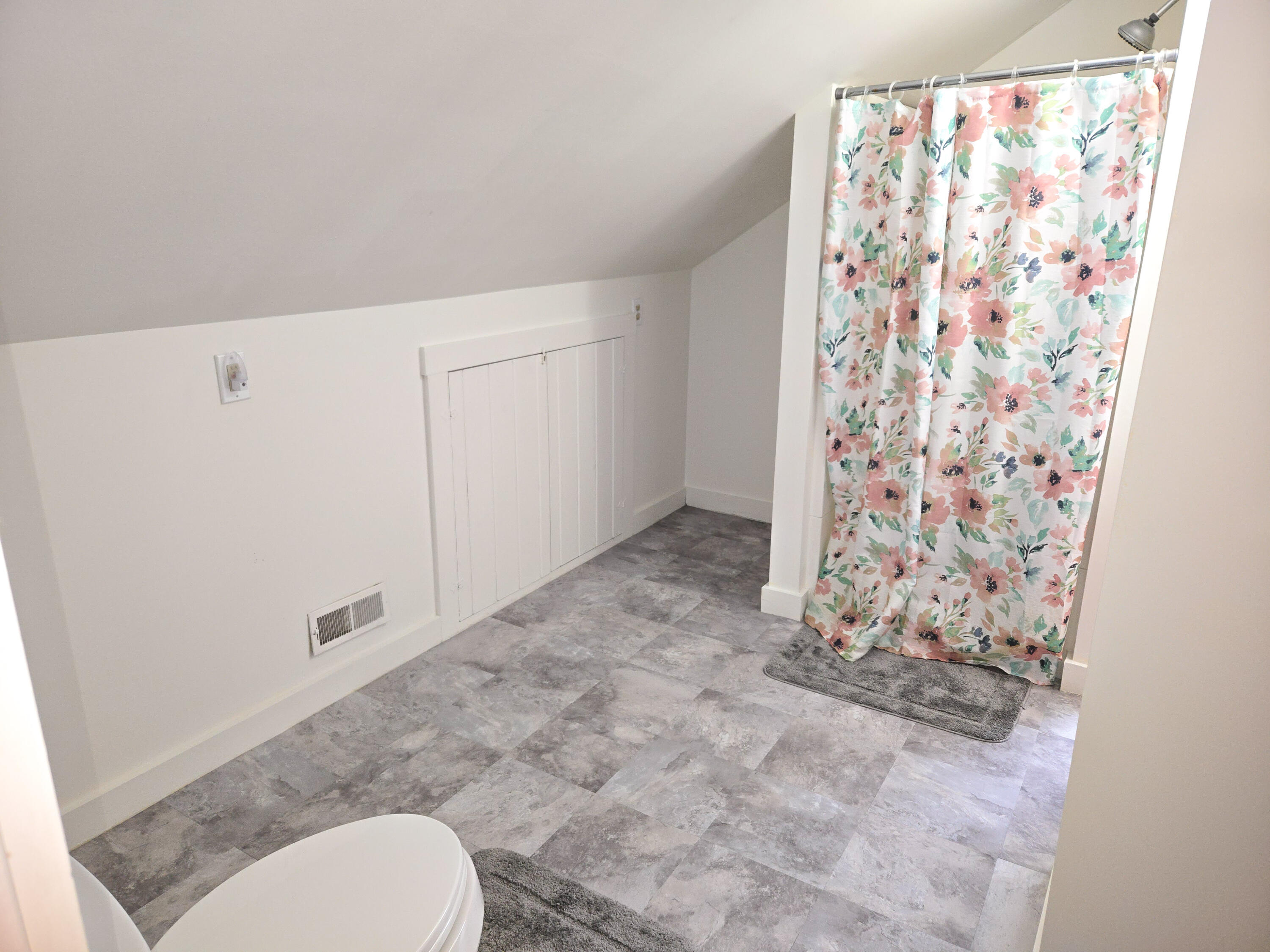 194 Weymouth Road Gray, ME 04039 - Photo 18 of 25 Primary Bathroom