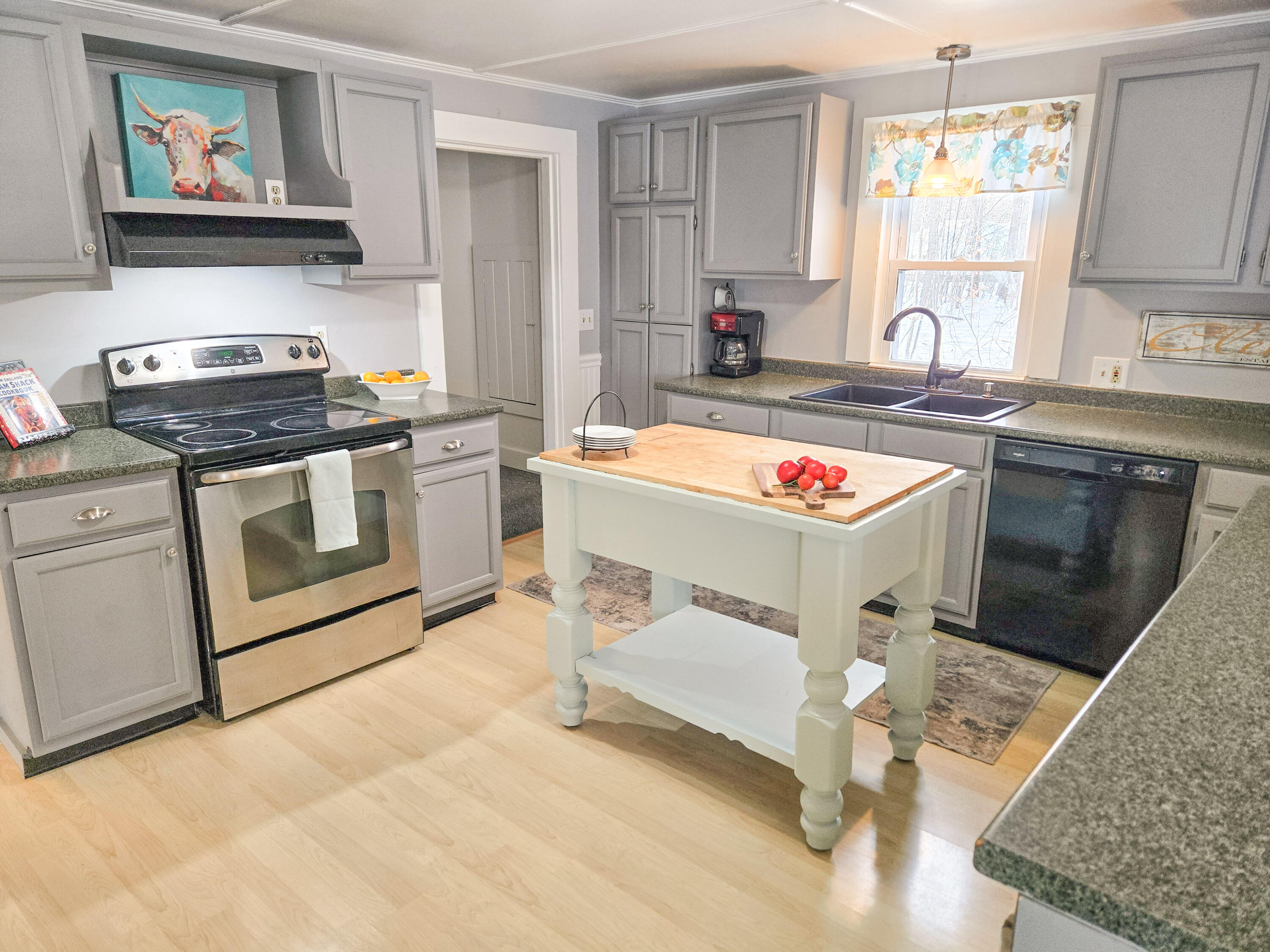 194 Weymouth Road Gray, ME 04039 - Photo 2 of 25 Kitchen