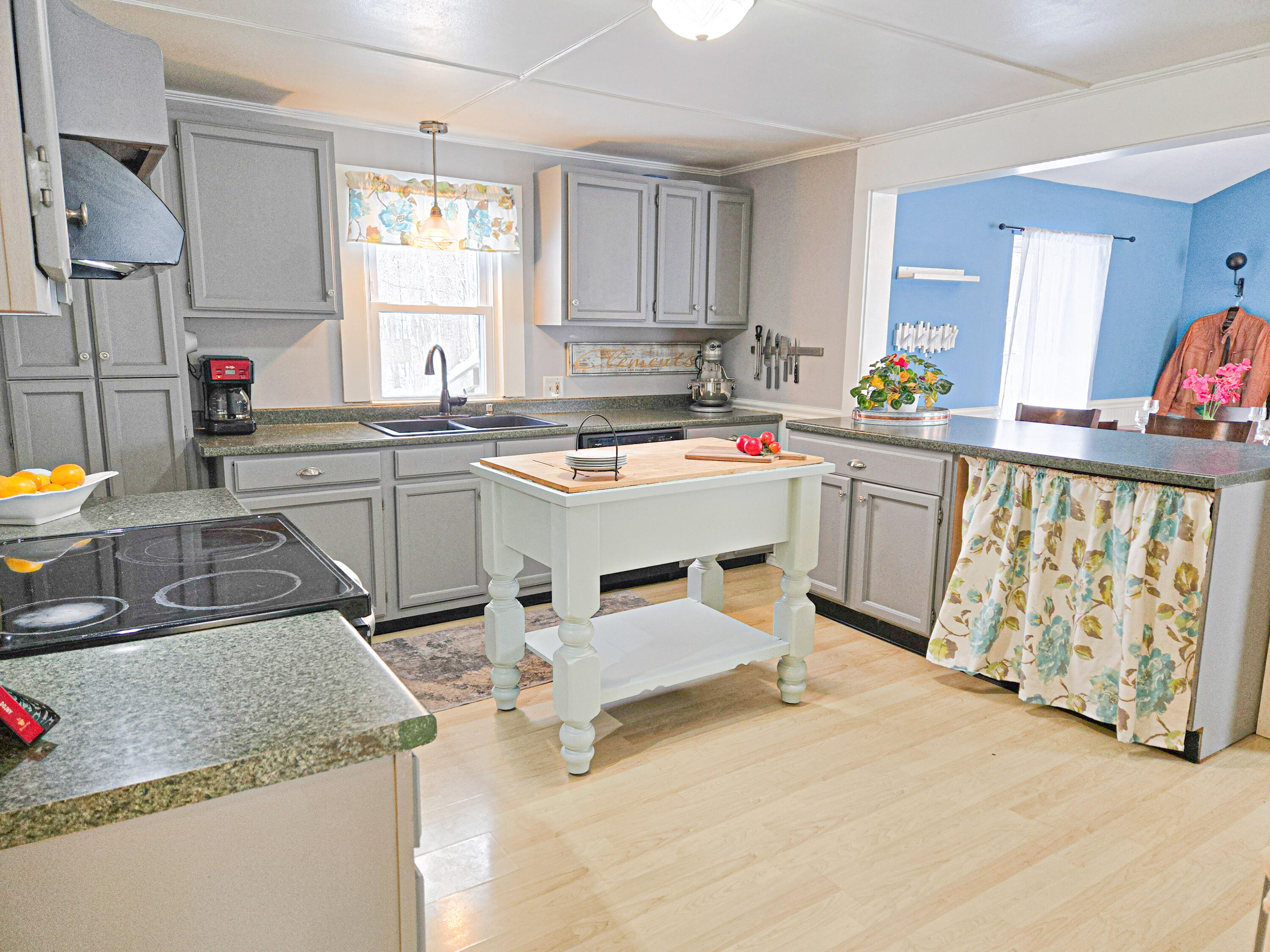 194 Weymouth Road Gray, ME 04039 - Photo 5 of 25 Kitchen