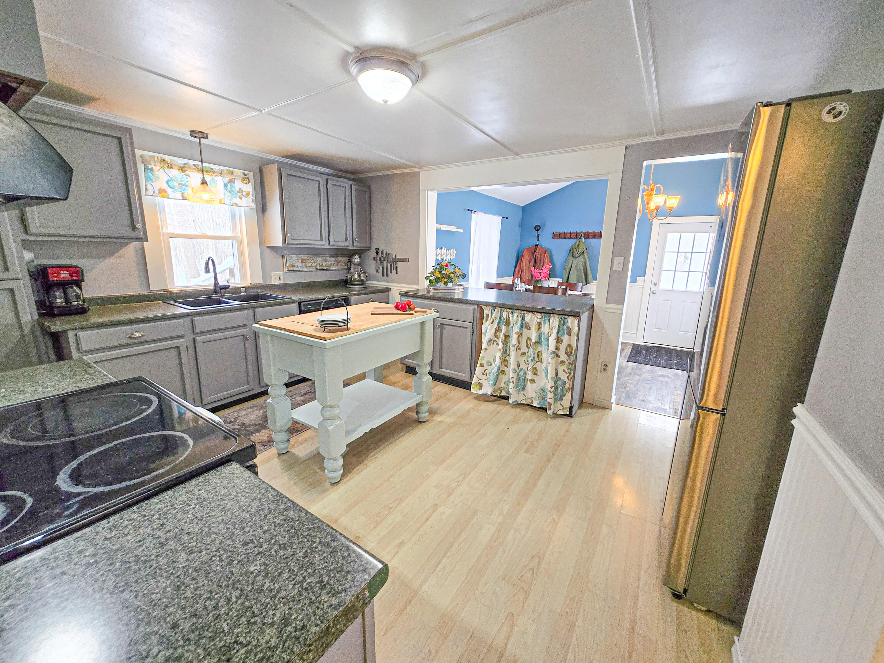 194 Weymouth Road Gray, ME 04039 - Photo 6 of 25 Kitchen