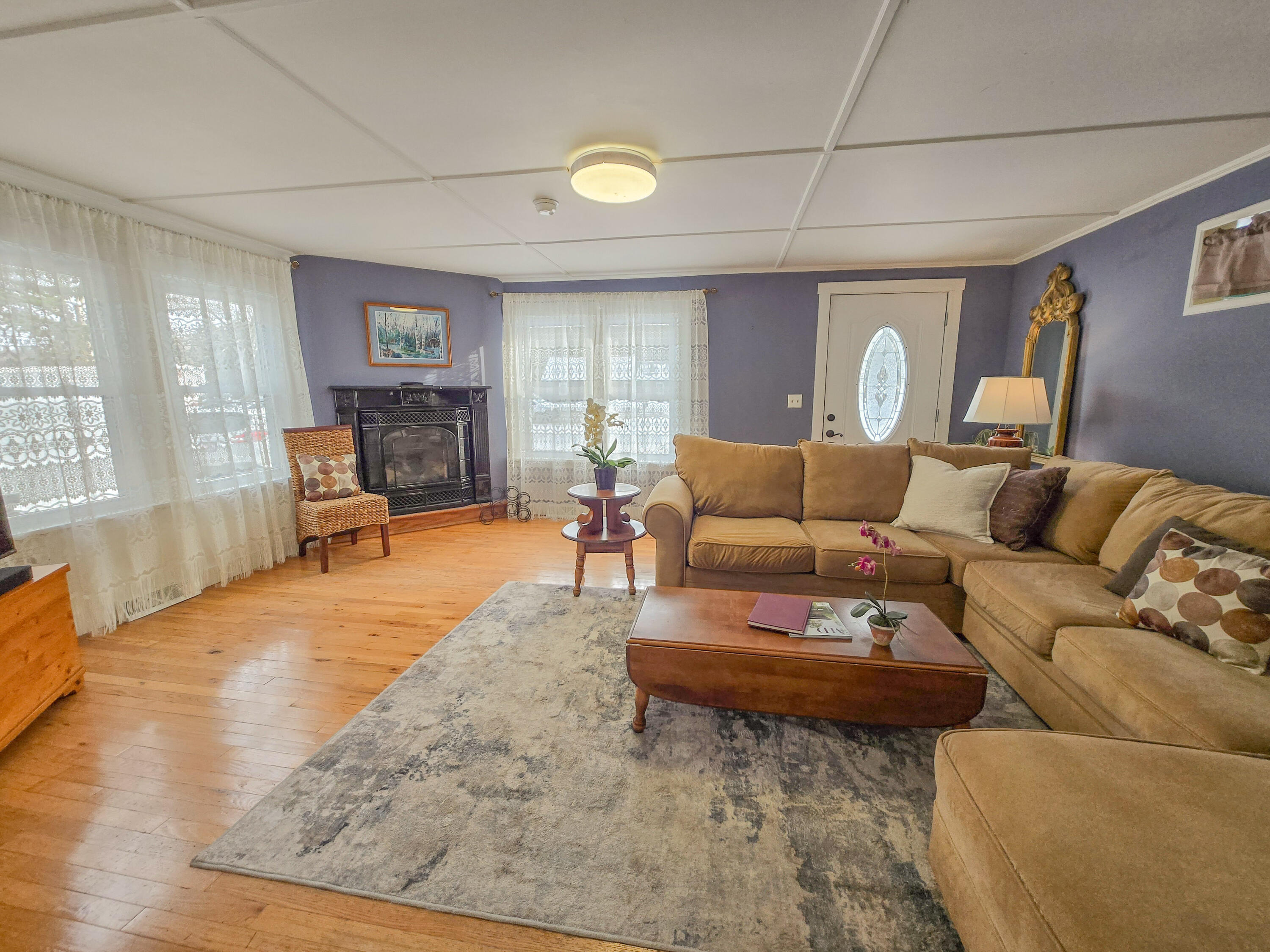 194 Weymouth Road Gray, ME 04039 - Photo 9 of 25 Living Room