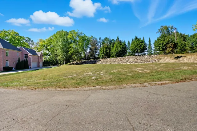 $399,000 | 13881 Emrick Drive, Plymouth, MI 48170