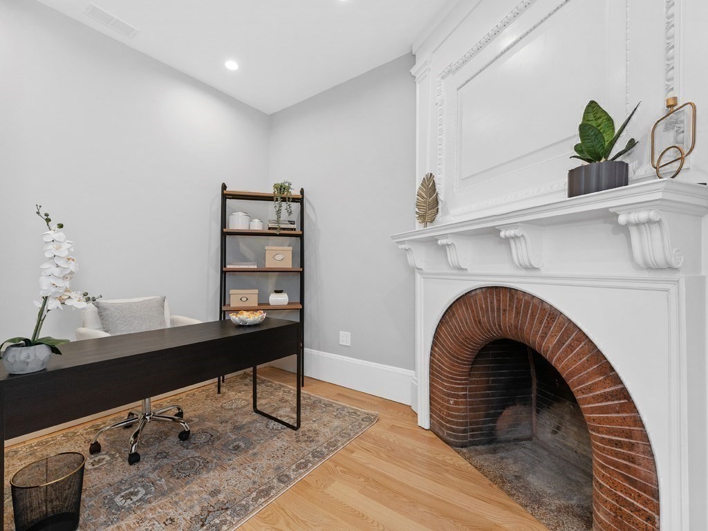 25 Bay State Road, Unit 1 Boston, MA 02215 - Photo 14 of 24 Gallery Image 14