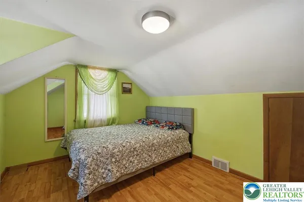 $2,700 | 1390 Oakwood Drive, Bethlehem, PA 18017
