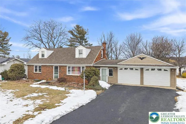 $2,700 | 1390 Oakwood Drive, Bethlehem, PA 18017
