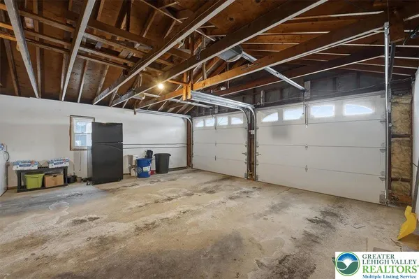 $2,700 | 1390 Oakwood Drive, Bethlehem, PA 18017