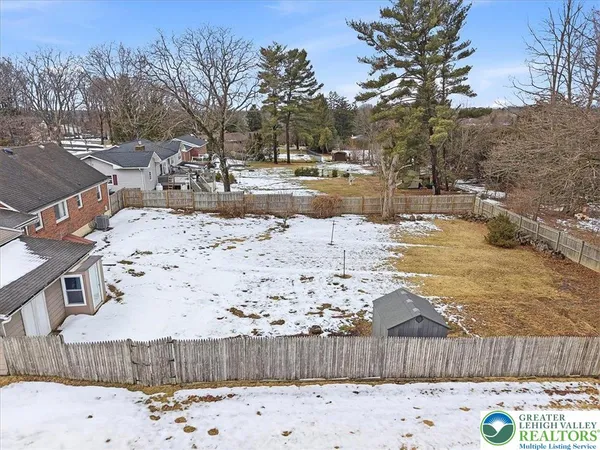 $2,700 | 1390 Oakwood Drive, Bethlehem, PA 18017