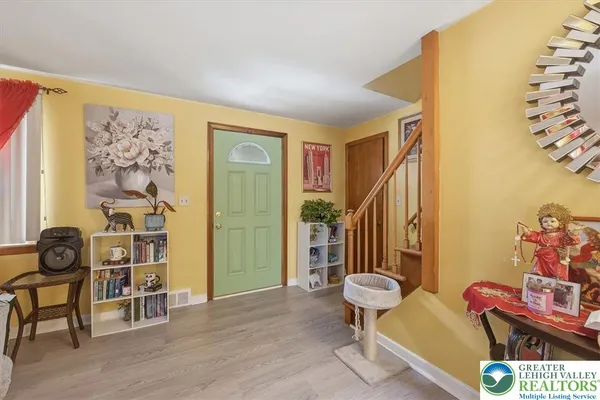 $2,700 | 1390 Oakwood Drive, Bethlehem, PA 18017