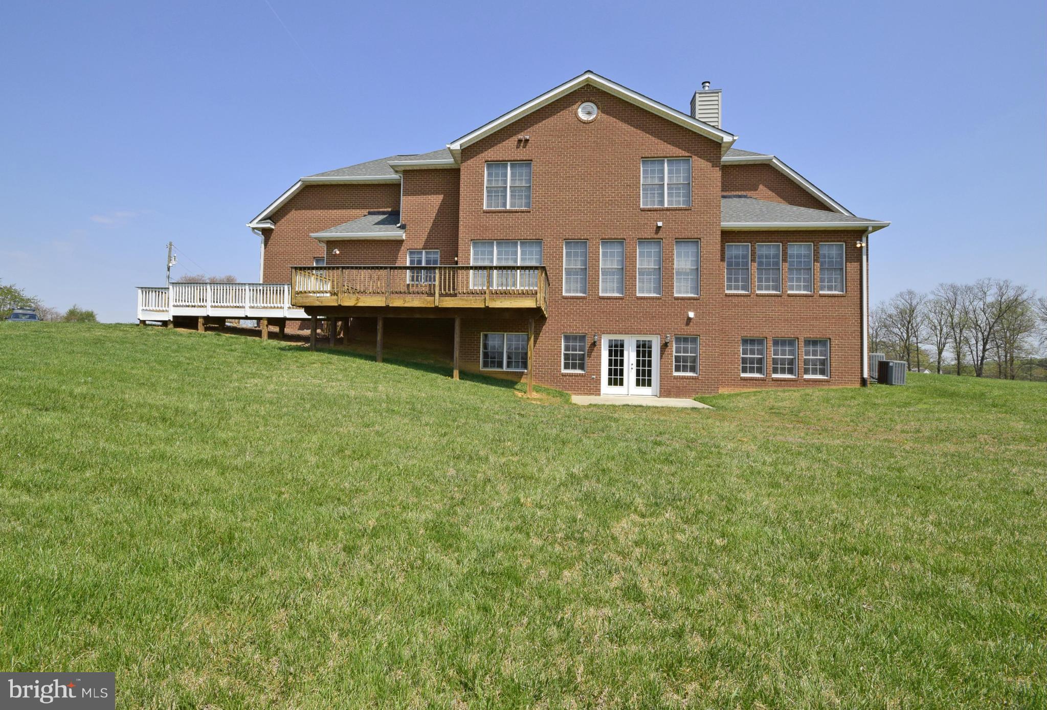 Exterior (Rear)