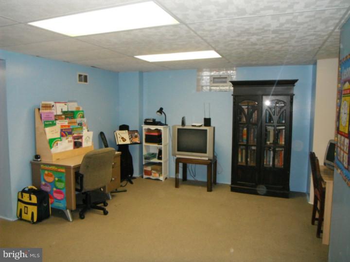 6 Lanfair Road Cheltenham, PA 19012 - Photo 12 of 19 Family Room