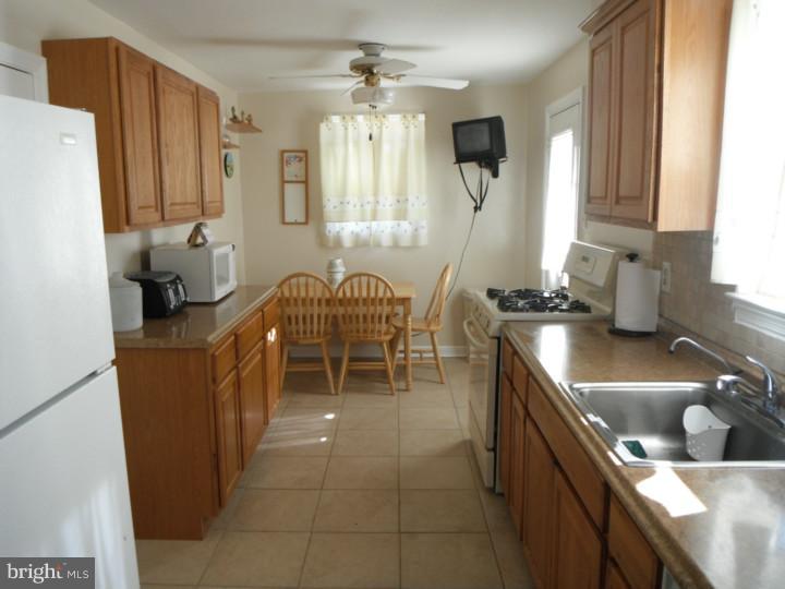 6 Lanfair Road Cheltenham, PA 19012 - Photo 4 of 19 Kitchen