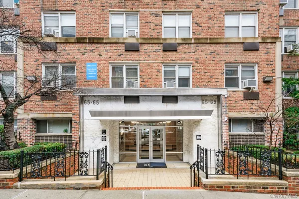 $355,000 | 65-65 Wetherole Street, Unit 6S | Rego Park
