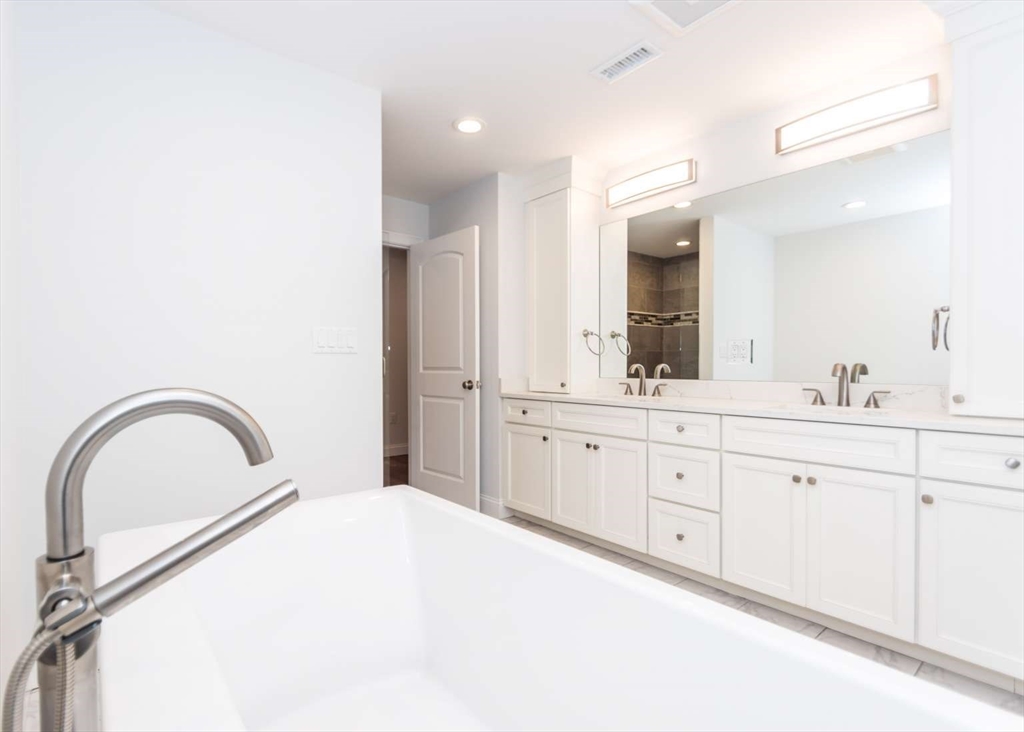 28 Goldencrest Avenue Waltham, MA 02451 - Photo 30 of 42