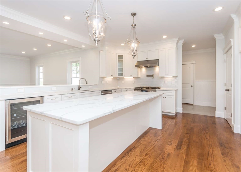 28 Goldencrest Avenue Waltham, MA 02451 - Photo 6 of 42