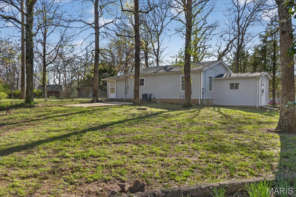 4153 Ridge Drive De Soto, MO 63020 - Photo 27 of 41