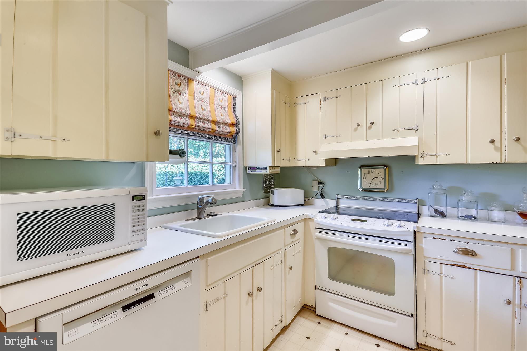 8003 Postoak Road Potomac, MD 20854 - Photo 15 of 32