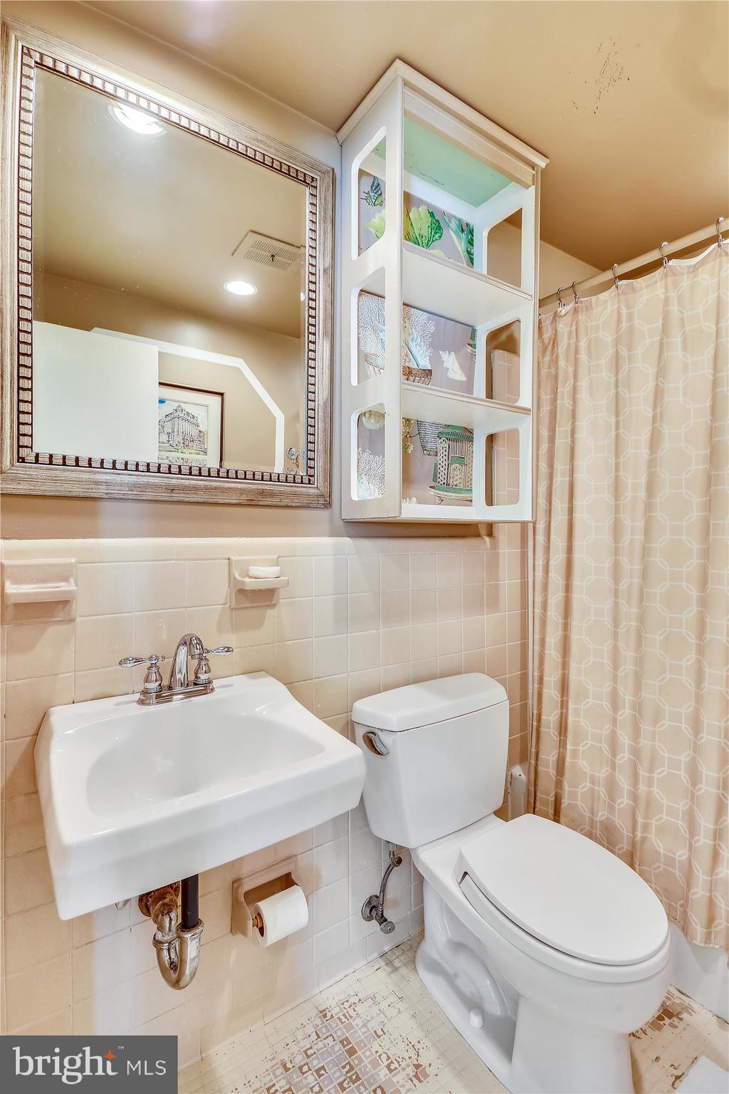 8003 Postoak Road Potomac, MD 20854 - Photo 24 of 32