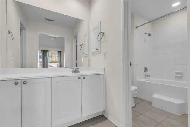 $1,900 | 15 Scarlet Woods Court, The Woodlands, TX 77380