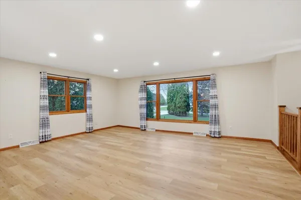 $690,000 | 5566 Mary Lake Road, Waunakee, WI 53597