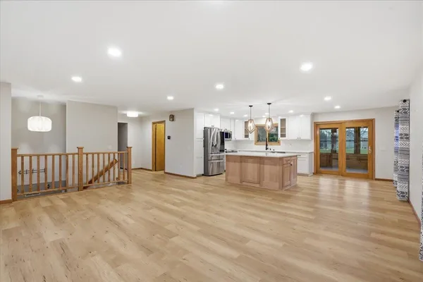 $690,000 | 5566 Mary Lake Road, Waunakee, WI 53597