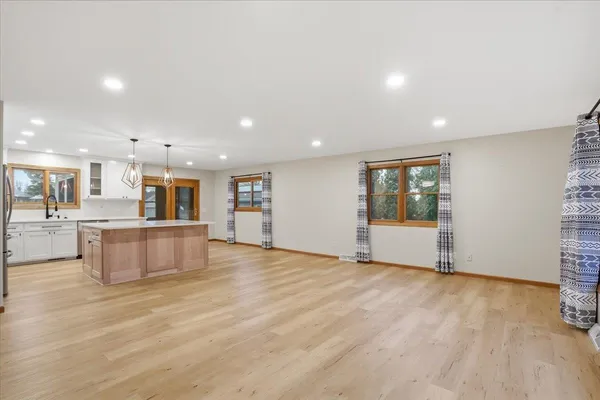 $690,000 | 5566 Mary Lake Road, Waunakee, WI 53597