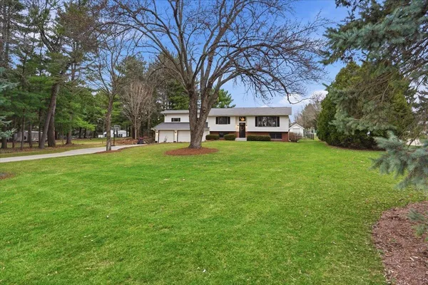 $690,000 | 5566 Mary Lake Road, Waunakee, WI 53597