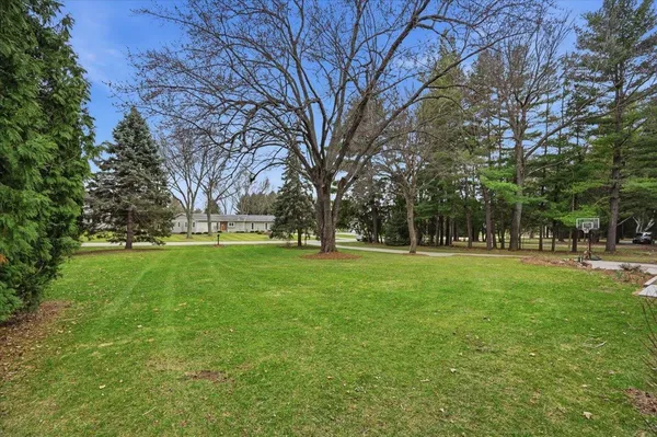 $690,000 | 5566 Mary Lake Road, Waunakee, WI 53597