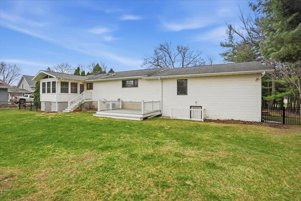 $690,000 | 5566 Mary Lake Road, Waunakee, WI 53597