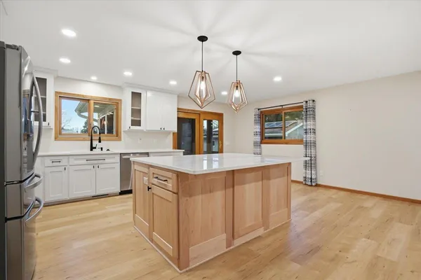 $690,000 | 5566 Mary Lake Road, Waunakee, WI 53597