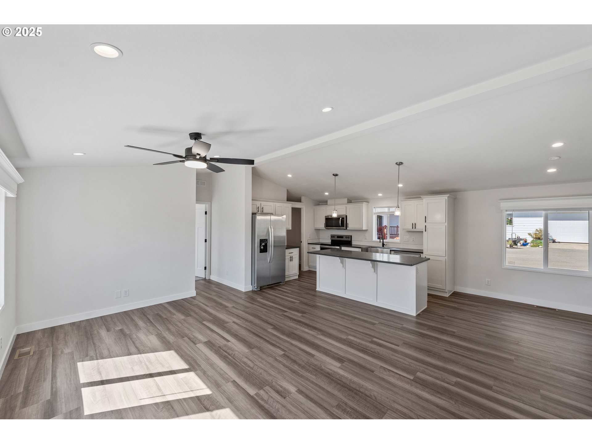 2780 34th Street Coos Bay, OR 97420 - Photo 4 of 32