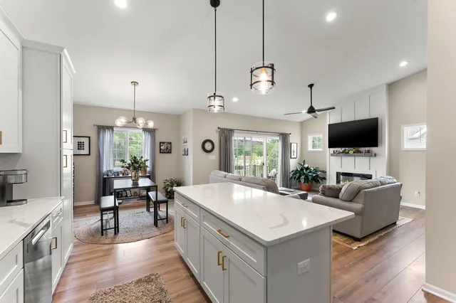 $399,000 | 1609 Melanie Lane, Chesterton, IN 46304