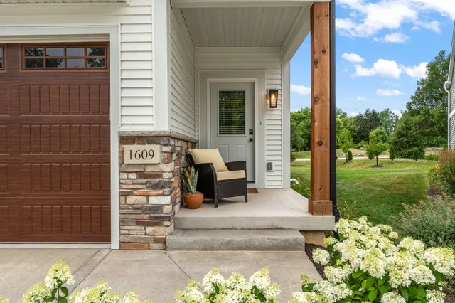 $399,000 | 1609 Melanie Lane, Chesterton, IN 46304