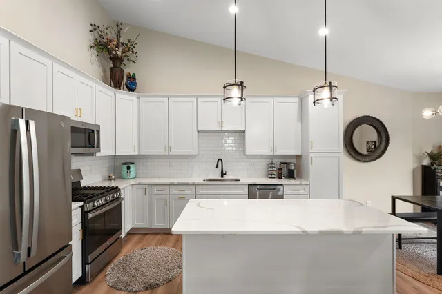 $399,000 | 1609 Melanie Lane, Chesterton, IN 46304