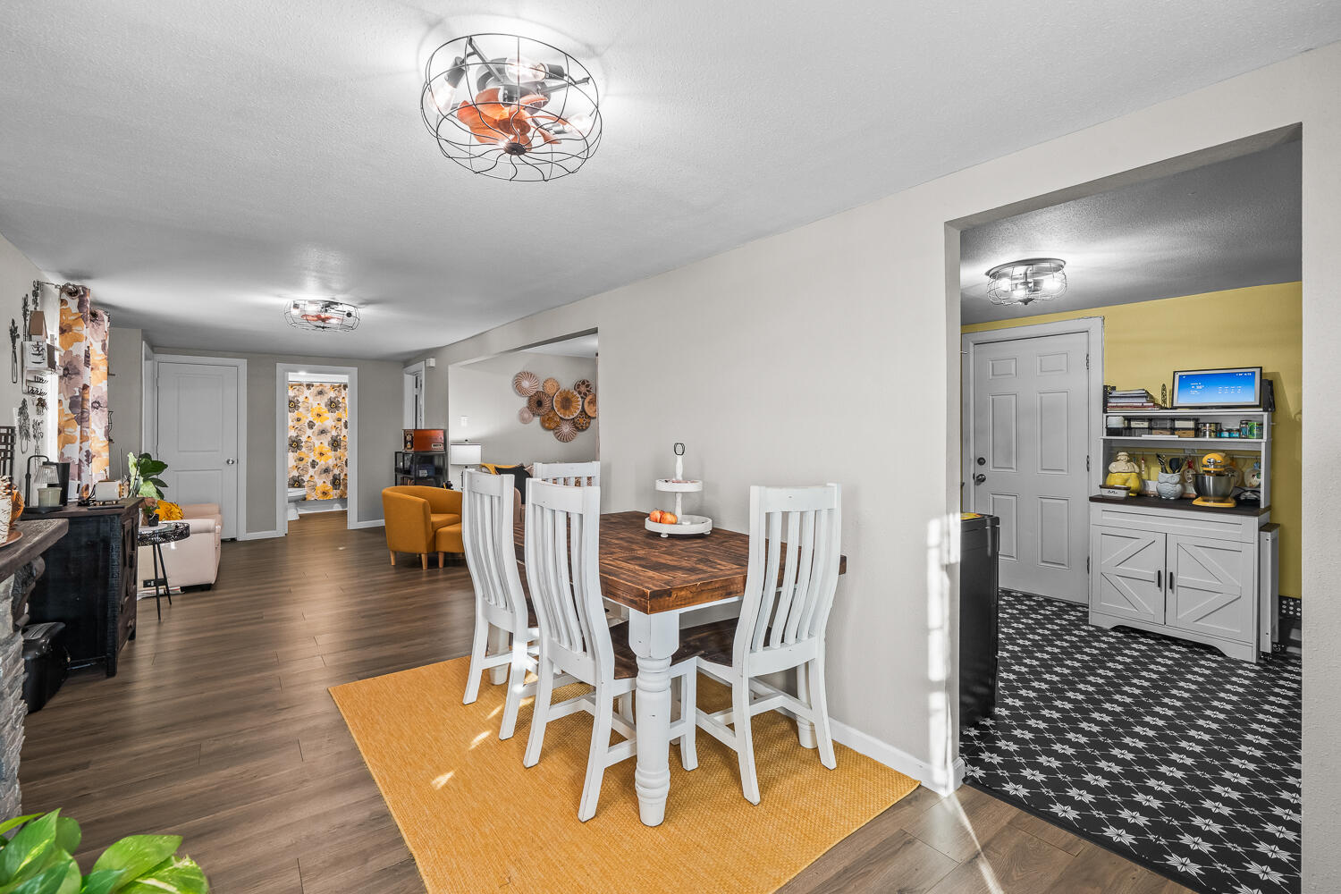 1070 South 1st Street Slaton, TX 79364 - Photo 5 of 20 1070 S 1st Slaton-14